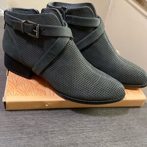 Vince Camuto Casha ankle boots